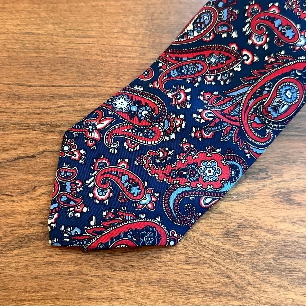 Brooks Brothers Makers Paisley Silk Tie – Classic Red Navy Vintage Preppy